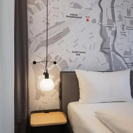 Intercityhotel Отель 4*